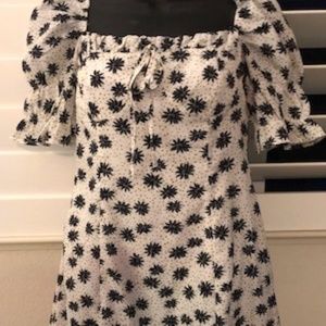 BLACK & WHITE MINI DRESS